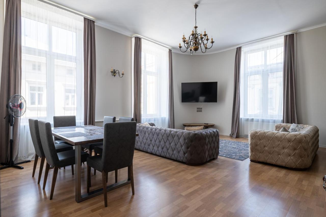 3 Room Apartments On Galytska Lviv Exterior photo