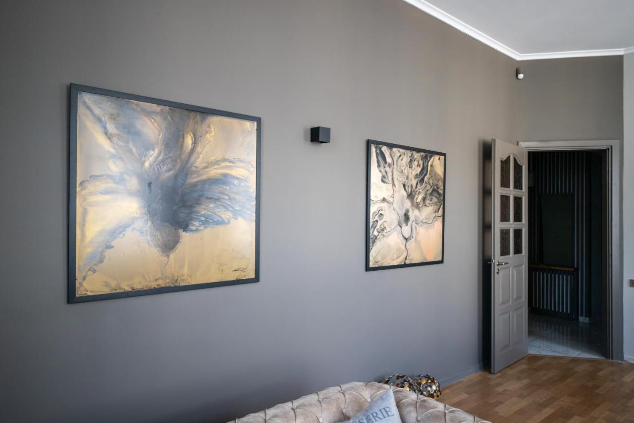 3 Room Apartments On Galytska Lviv Exterior photo