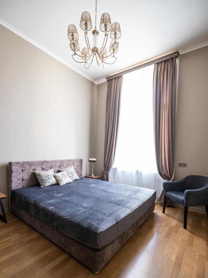 3 Room Apartments On Galytska Lviv Exterior photo