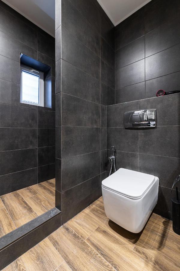 3 Room Apartments On Galytska Lviv Exterior photo